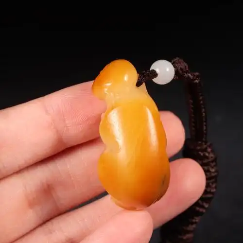 在售黄沁独双灵正宗新疆和田苏工生肖猴玉挂件颈饰