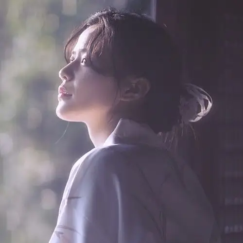 和风女头 自截 /泛轻舟