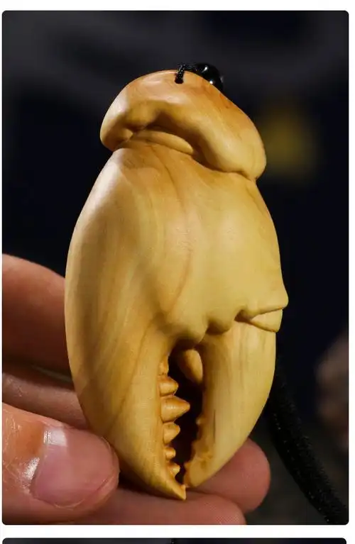 香港索柏蒂专柜黄杨木手里有钱文玩盘玩螃蟹钳手把件原生态实木雕刻