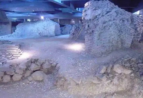 雷峰塔存在近千年为何会在1924年轰然倒塌原因其实很简单