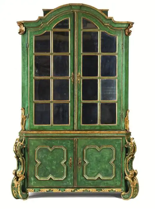 西方家具分享巴洛克风镀金木柜