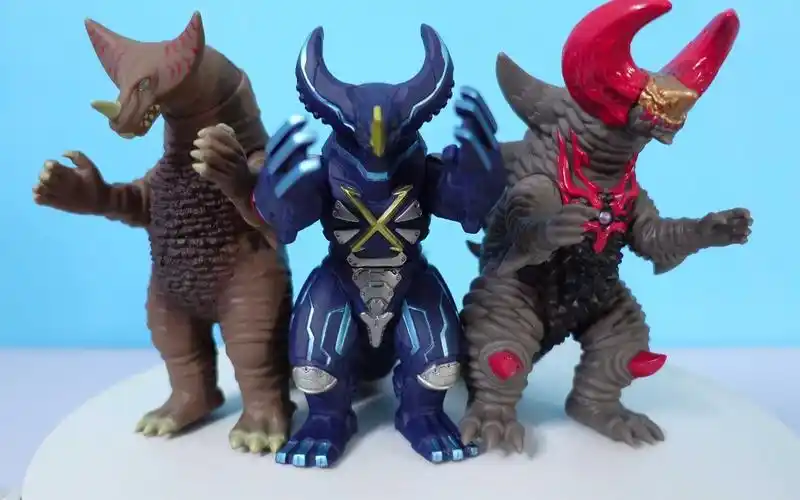 玩具开箱:奥特曼500系列怪兽软胶 可爱的电子哥莫拉_哔哩哔哩_bili