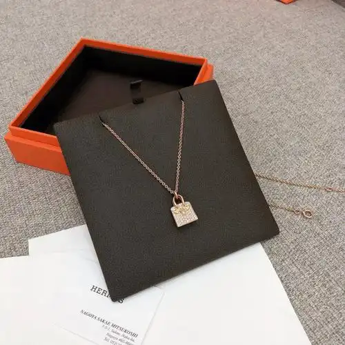 hermes爱马仕kelly满钻项链