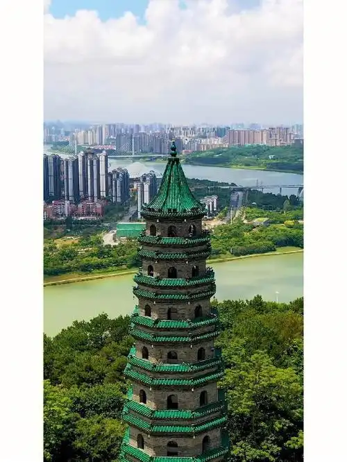 青秀山的龙象塔