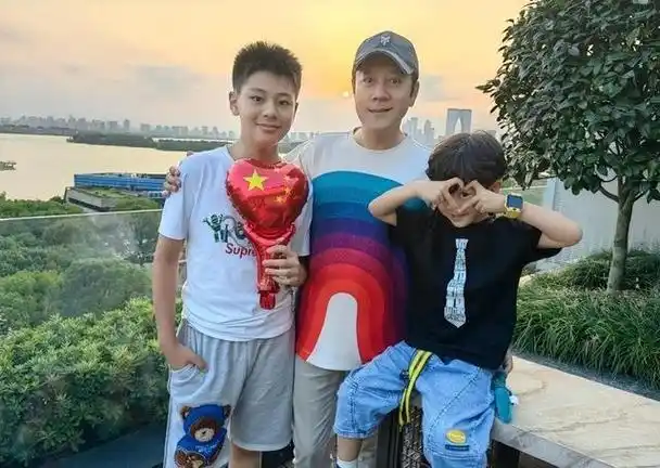 蔡国庆霸气晒二胎:5岁庆宝惊艳亮相!