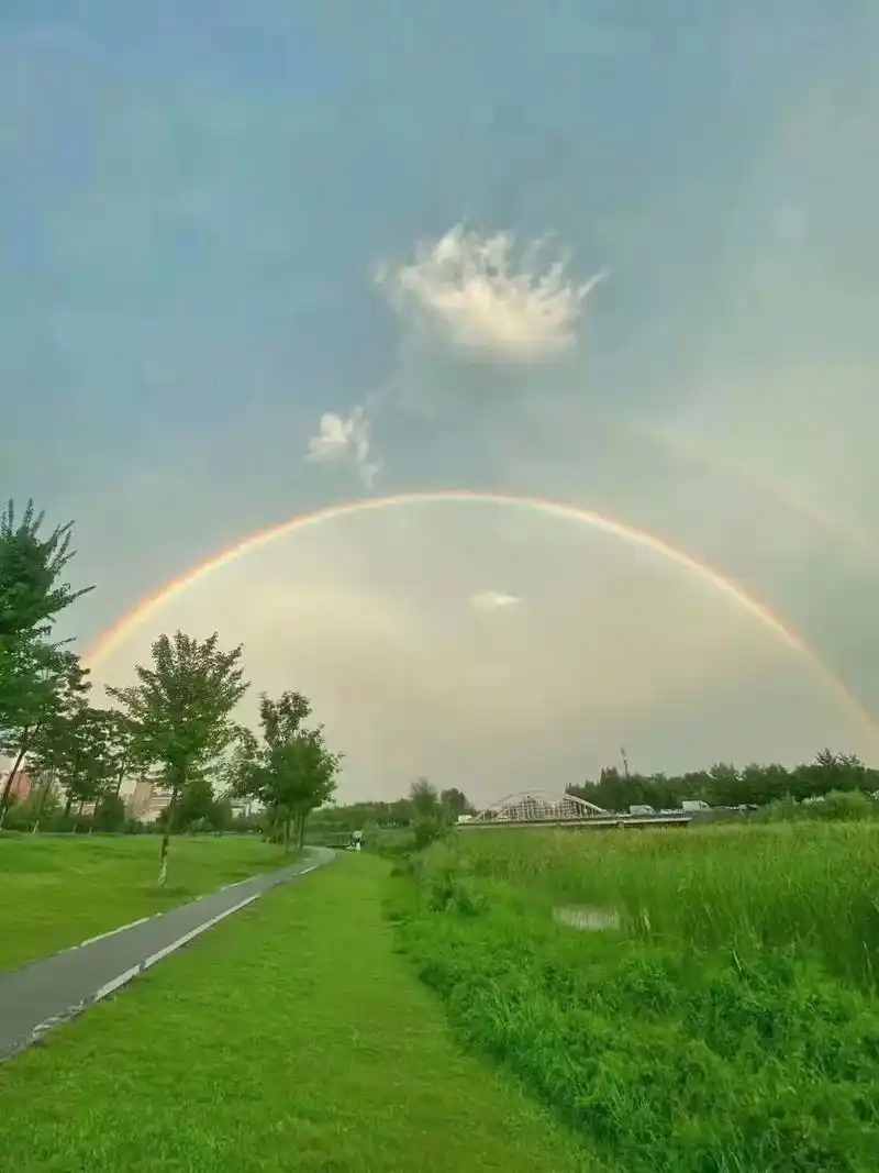 雨过天晴之后,驻马店上空出现"双彩虹"!愿所有的美好都能如期 - 抖音