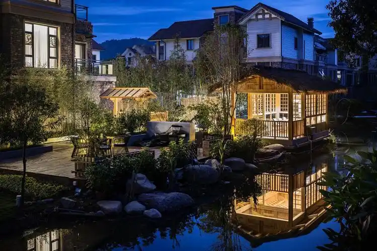 水岸山色美宿2天1晚套餐 含接机/接站 双人下午茶或养生甜汤 酒店伴手