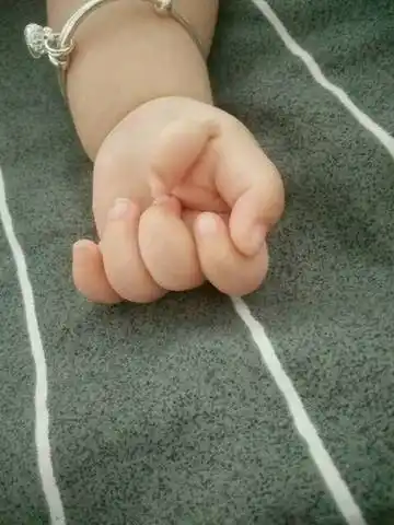 六指宝宝妈妈急!