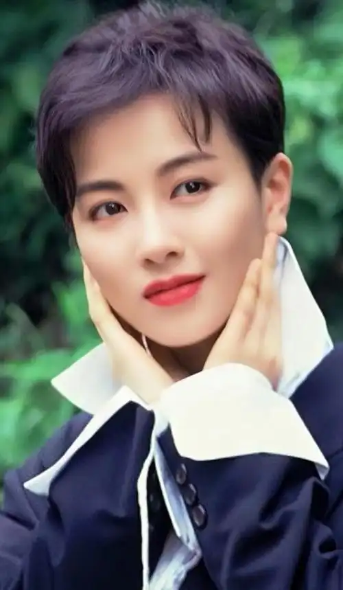 短发女神袁洁莹