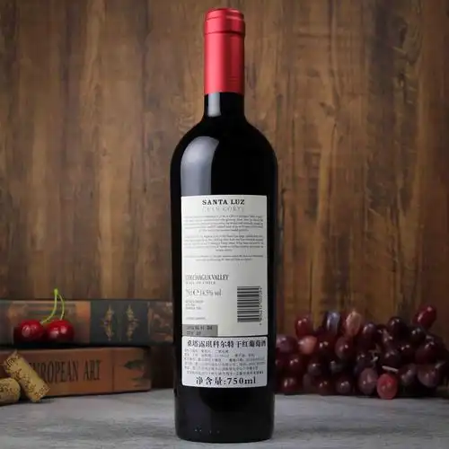 智利中央山谷桑塔露琪科尔特家族珍藏干红葡萄酒