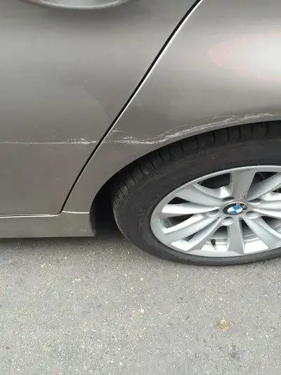 刚开一个月就擦伤了!维修要多少钱啊_宝马5系论坛_手机汽车之家