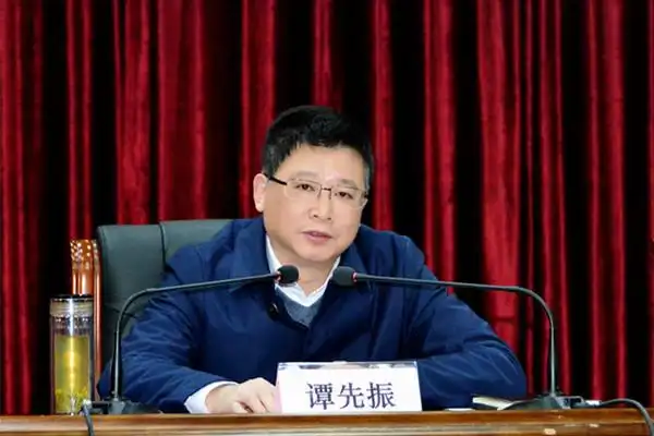 省司法厅党委书记,厅长谭先振出席会议并作重要讲话,厅党委委员,副