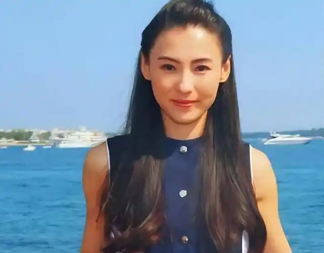 疑似张柏芝三胎容貌曝光,五官深邃混血感强,孩子生父究竟是谁?