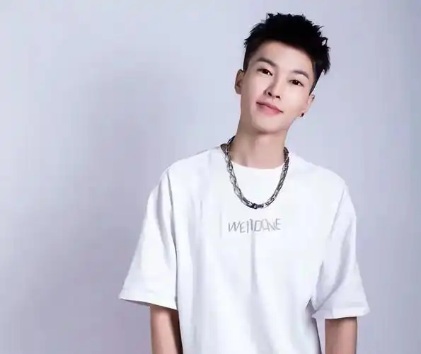 启大大惊现集梦团建,引发网友猜测不断!|团建|主播|粉丝_新浪新闻