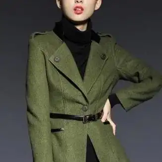 绿色衣服搭配什么裤子呢,短裤还是长裤,颜色呢