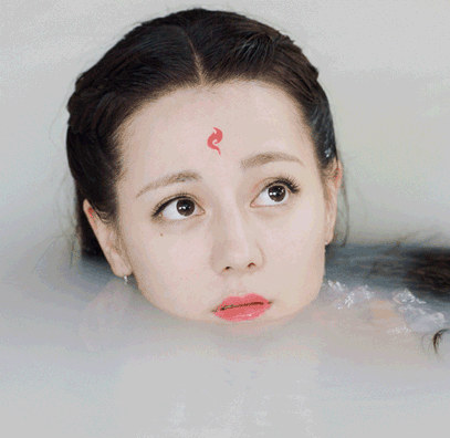 高冷女明星迪丽热巴最想要的热搜词其实是她好可爱哦