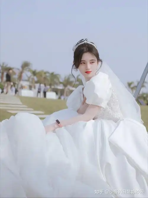 在逃公主鞠婧祎婚纱照仙气溢出屏幕