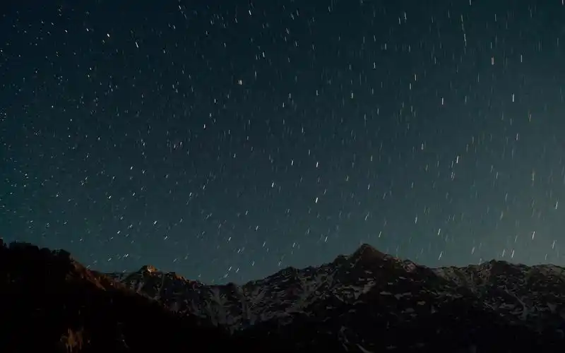 夜晚的星空是如此的美