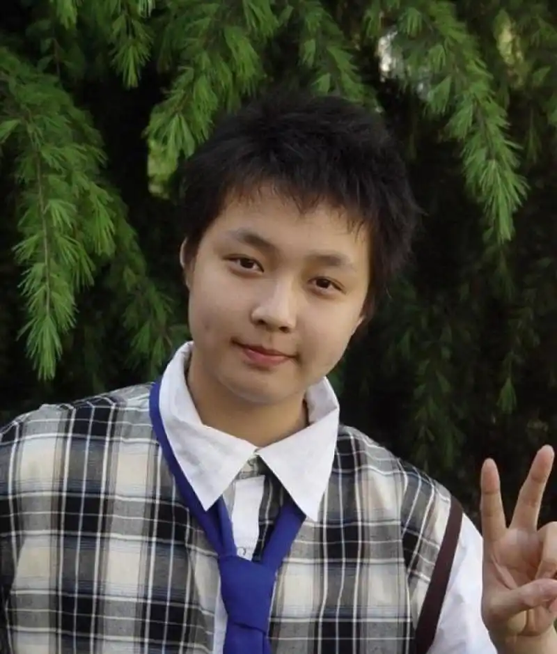 张艺兴小时候和杜海涛还挺像