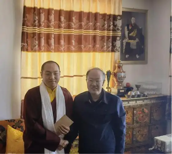 巴沃活佛就寺庙修缮,生态保护,僧人学习生活,服务信教群众,佛事活动等