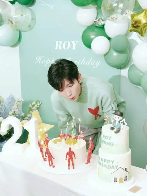 王源21岁生日快乐