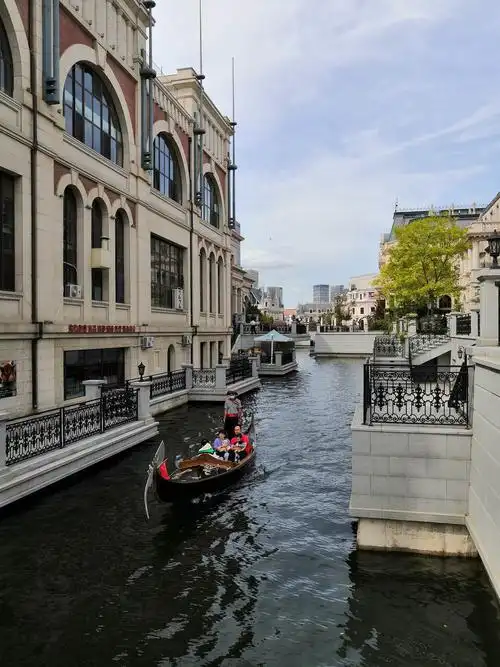 2020年10月3日步行游大连东港海昌东方水城,水城运河全长4公里{位于