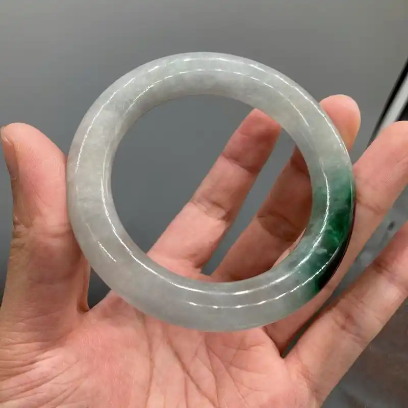 冰糯种翡翠手镯