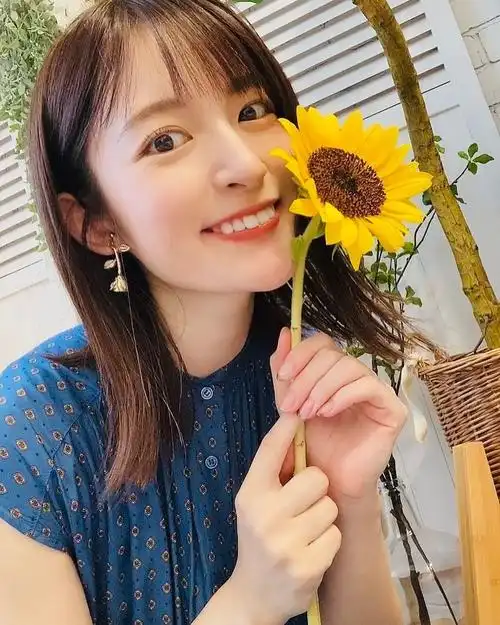 小松未可子instagram上宣布自己怀孕