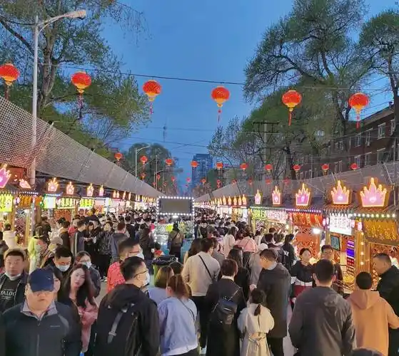 对哈尔滨师大夜市进行了食品安全专项监督检查,同时开展了"我为群众办