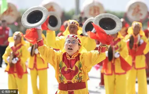 山东邹平举办庆丰收迎国庆威风锣鼓大赛