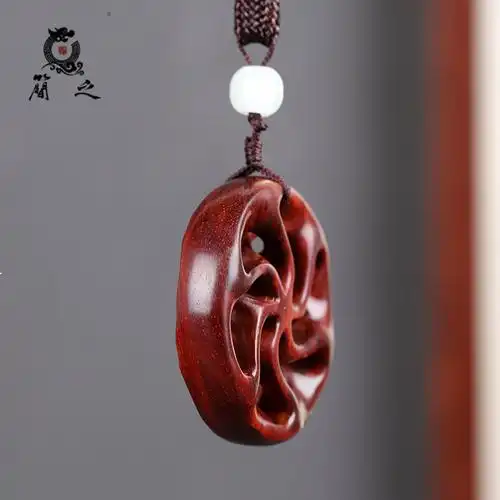 印度小叶叶紫檀木转运手把镂空精雕吊坠挂件木雕