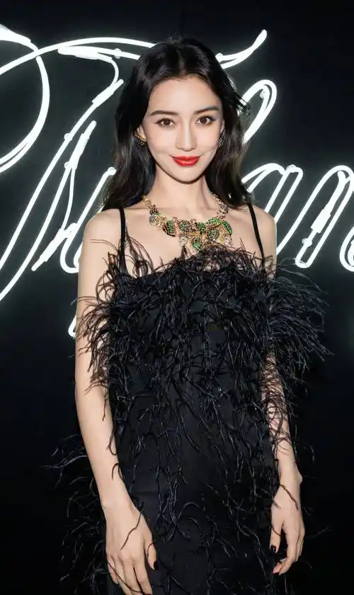 angelababy的黑色礼服和美腿_时尚_连衣裙_场合