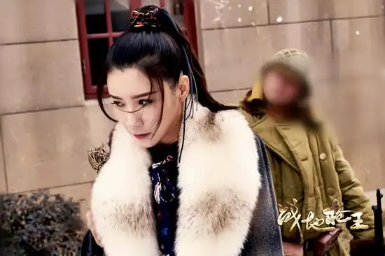 演员李健,徐梵溪,徐立,李勤勤,曹瑞等主演的热血抗战电视剧《战地枪王