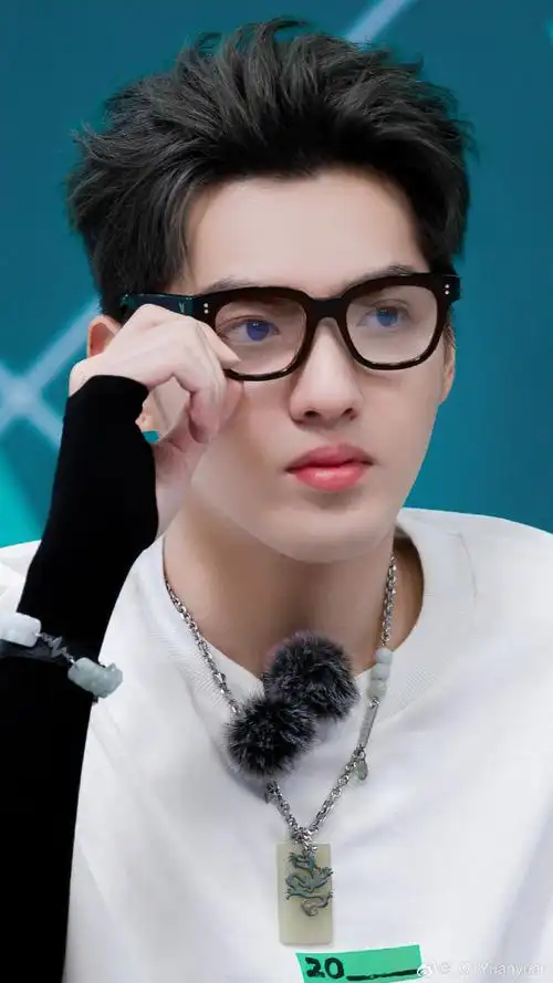 长得很爽是种什么体验 请看吴亦凡