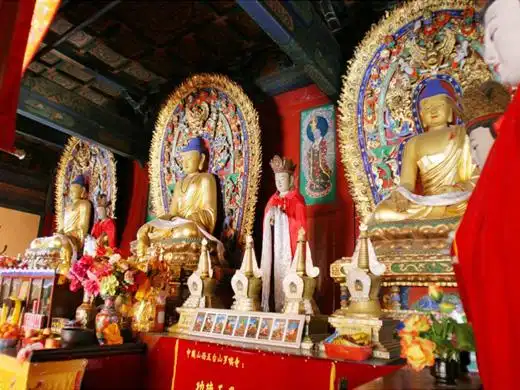 罗睺寺大雄宝殿三世佛