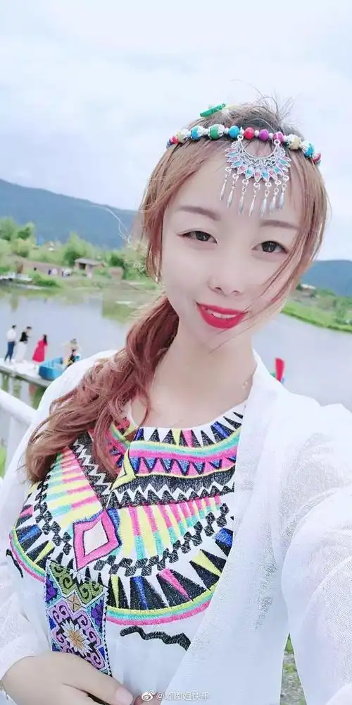 "快手嘟嘟姐"近况曝光!2年后"暴牙凸嘴"消失网友吓歪:美炸