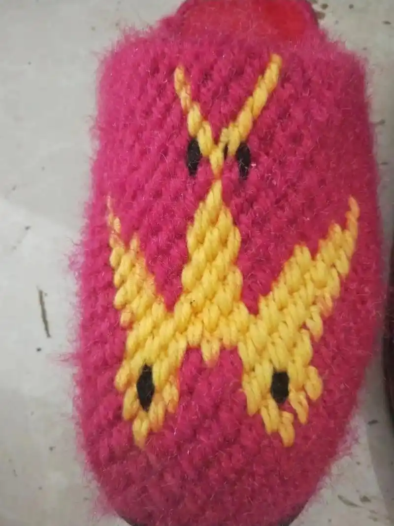 燕子图案花样清晰易懂纯手工勾编织毛线拖鞋.