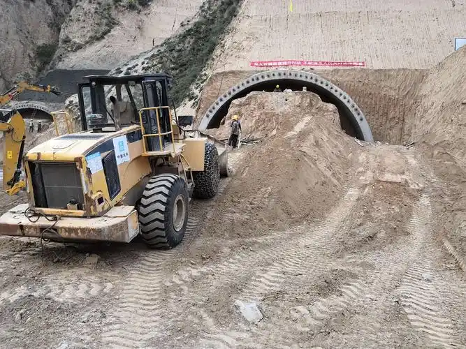 畔梁隧道开挖边仰坡