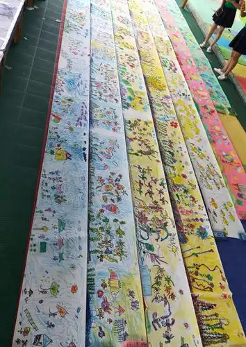 2019年亿童幼儿园童心童话亲子长卷画活动