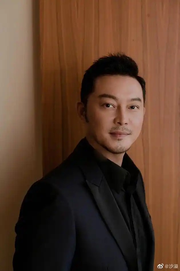 沙溢发白展堂表情包立flag:准备开始减肥锻炼