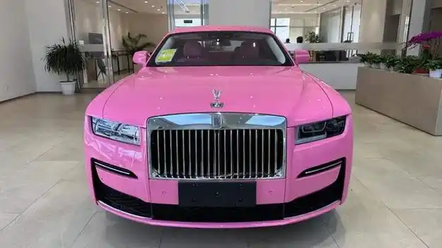 劳斯莱斯古思特粉色外观粉色内饰少女感十足|豪车|中控台|劳斯莱斯