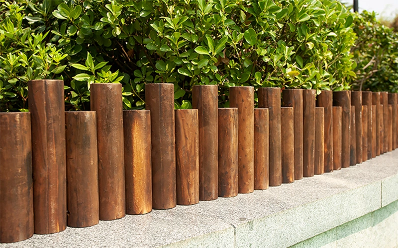 户外防腐木桩围栏,充满浓郁的田园风