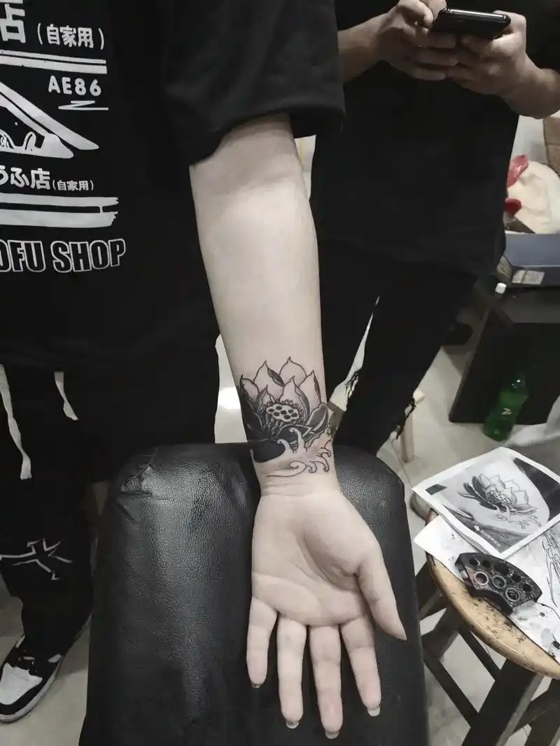 手腕遮盖名字#纹身 #遮盖 #刺青 - 抖音