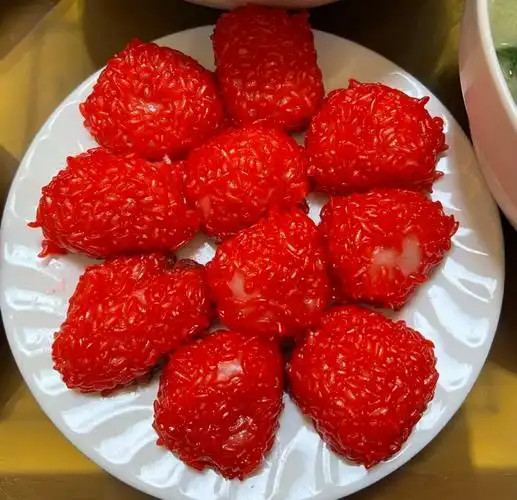 家乡年味丨吃一个杨梅馃新一年红红火火丨爱申活暖心春