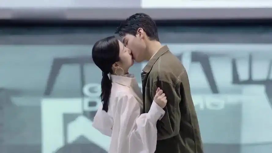 精彩推荐龚俊与周雨彤你侬我侬真的是甜到掉牙