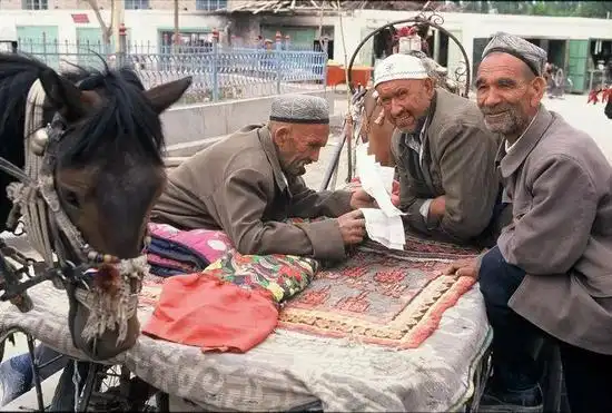 20世纪之后,中国经济和社会的发展更进一步体现在斋藤的镜头之下侠