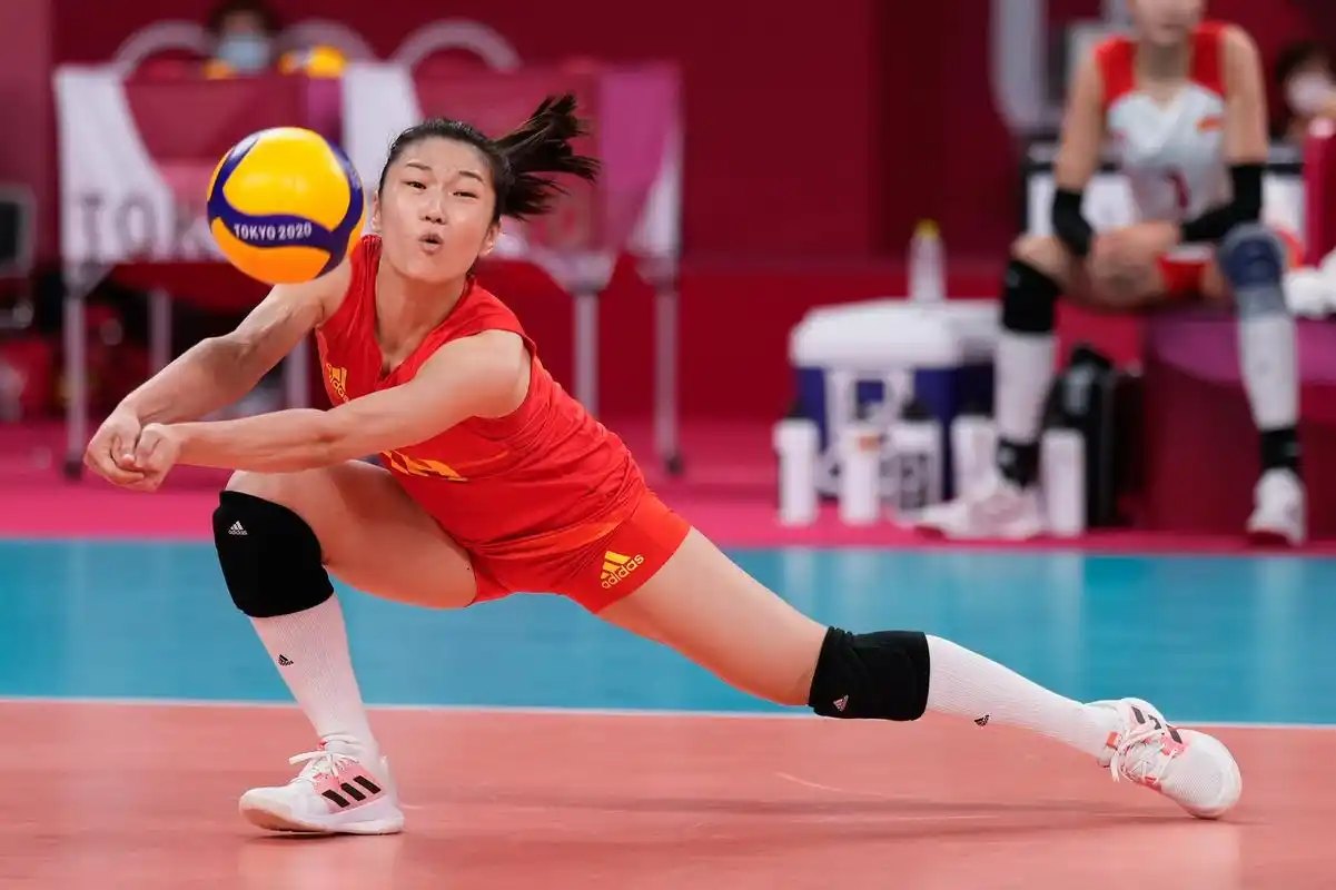 中国女排惨遭三连败!2-3不敌俄罗斯女排,出线命悬一线|中国女排|俄罗