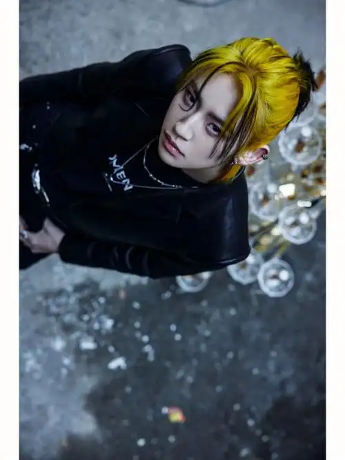 mcm与品牌代言人小鬼王琳凯携手打造