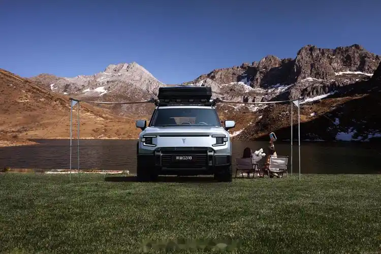 国道318,被誉为"中国最美的景观大道",沿途风光旖旎,自然景观丰富多彩