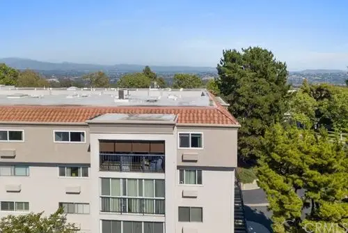 洛杉矶三室二卫公寓